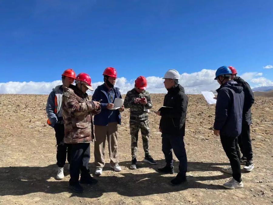 尹舒展無人區(qū) 尹舒展無人區(qū)